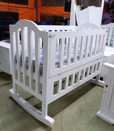 Cozy White Baby Coat Bed