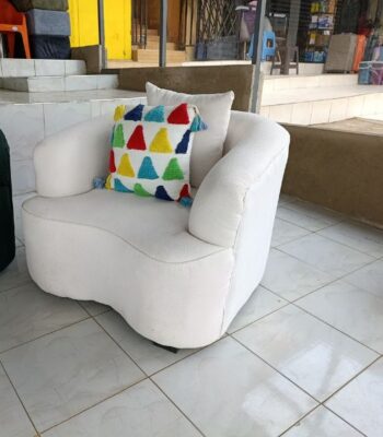 Elegant Curved One-Seater Chair with Permanent Spring Cushions